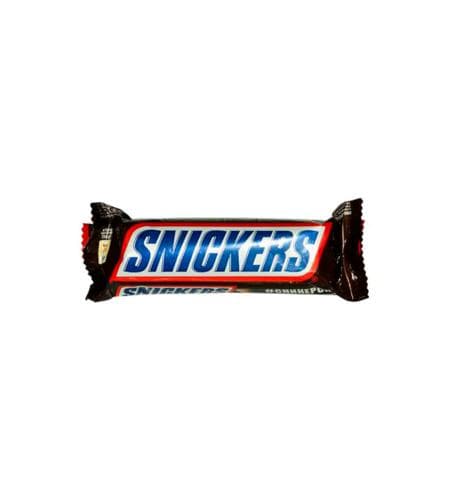 Şokoladly batonçik "Snickers" gowurylan arahisly, karamelly we nugaly 50.5 gr